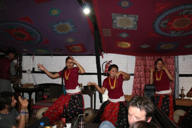 nepalidance5.jpg